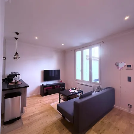 Apartment Limitless - La House Interdite
